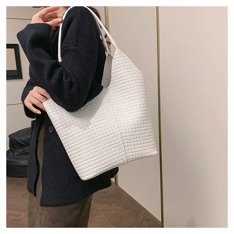 Women's White Quilted Shoulder Bag Large Capacity 2025 — feature 32