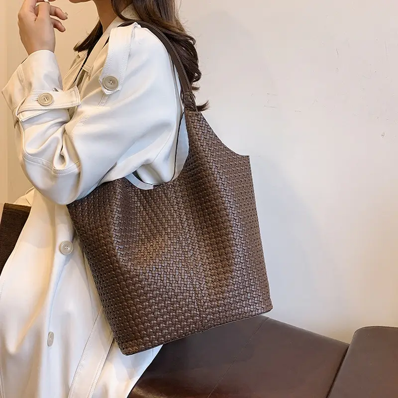 Women's White Quilted Shoulder Bag Large Capacity 2025