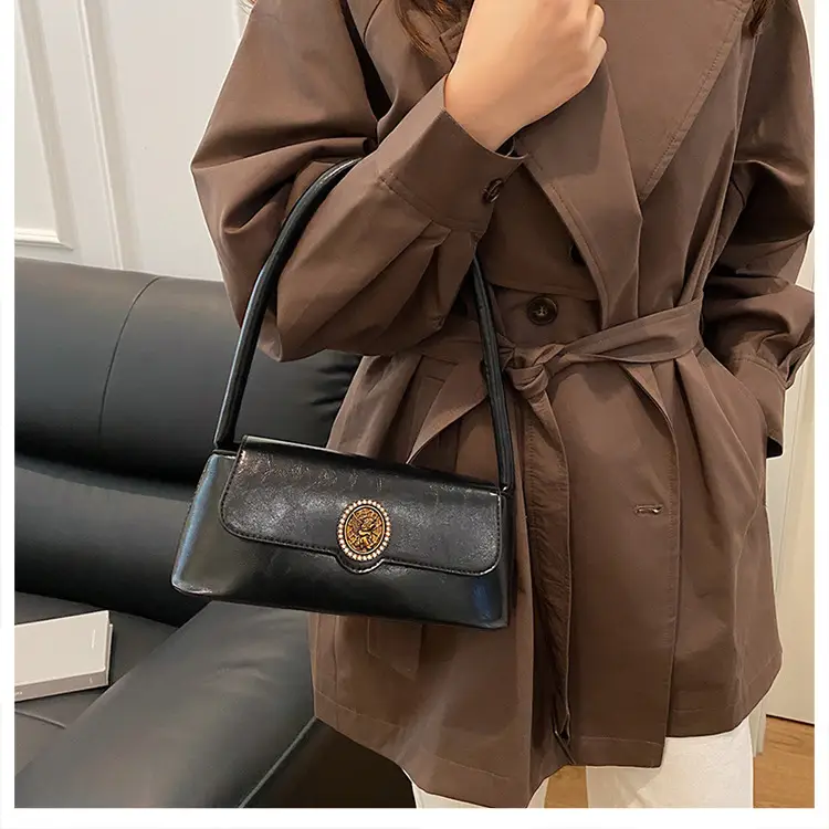 Women's Elegant Brown Leather Shoulder Bag with Crystal Clasp — feature 15