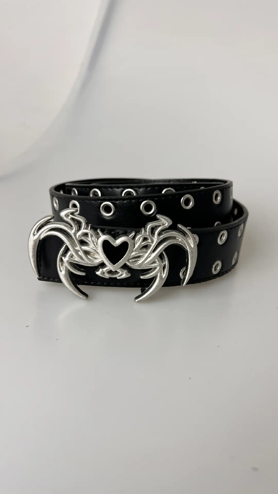 Black Special Shape Buckle Belt for Men Women — feature 1