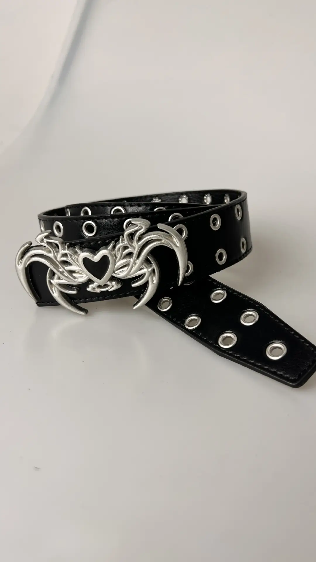 Black Special Shape Buckle Belt for Men Women — feature 4