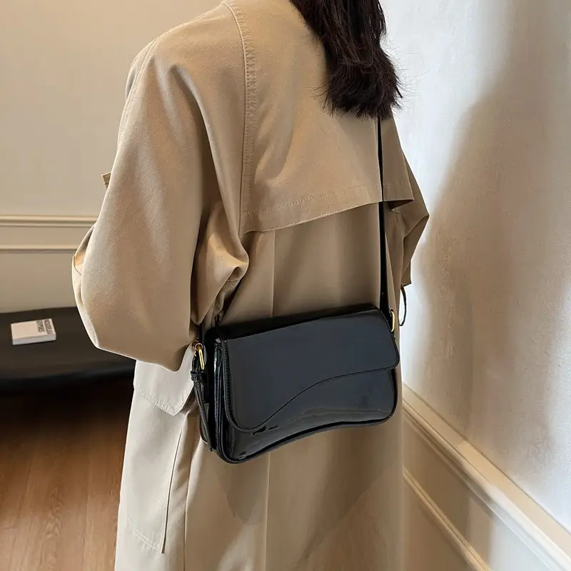 Women's Black Luxurious Crossbody Bag for Work & Commute - Image 6