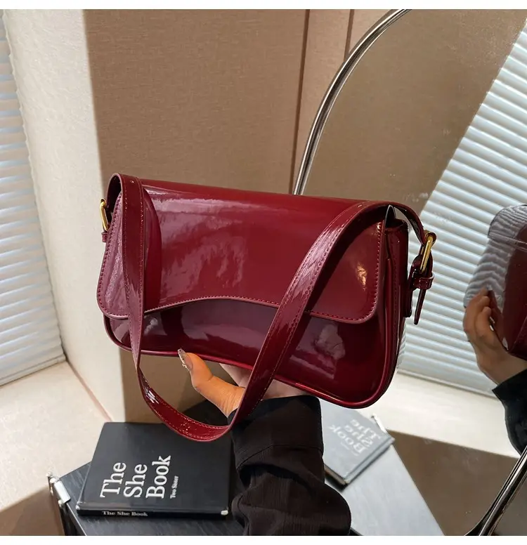 Women's Black Luxurious Crossbody Bag for Work & Commute — feature 16