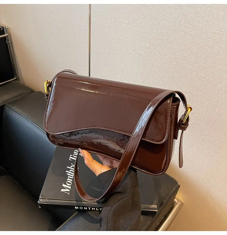 Women's Black Luxurious Crossbody Bag for Work & Commute — feature 17