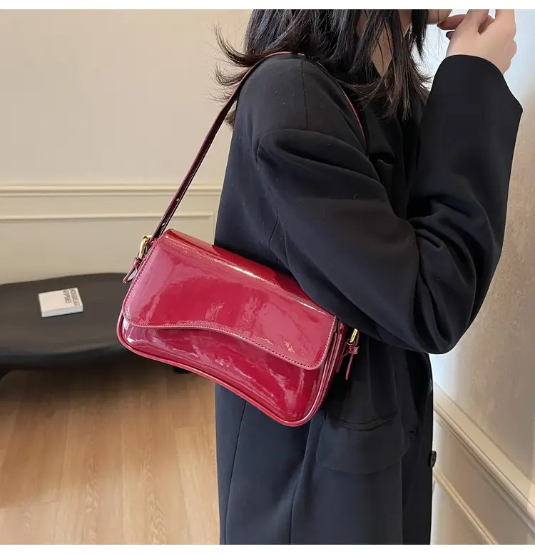 Women's Black Luxurious Crossbody Bag for Work & Commute — feature 18
