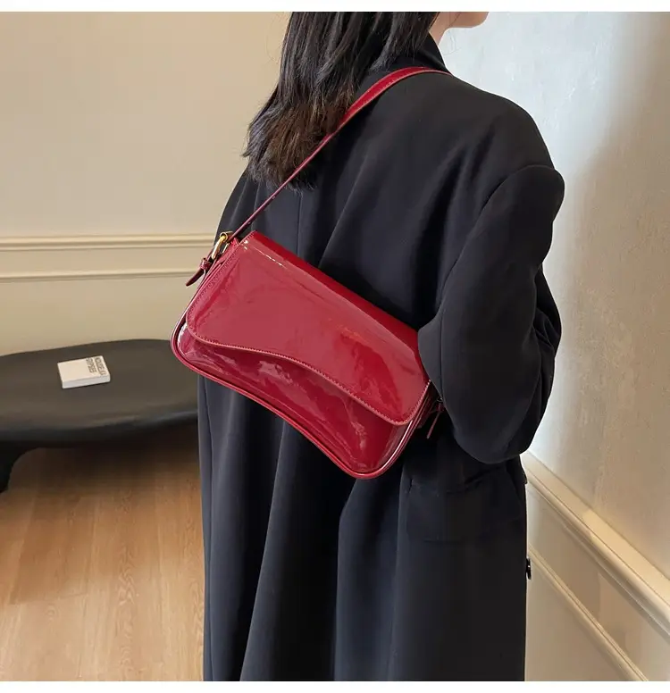 Women's Black Luxurious Crossbody Bag for Work & Commute — feature 19