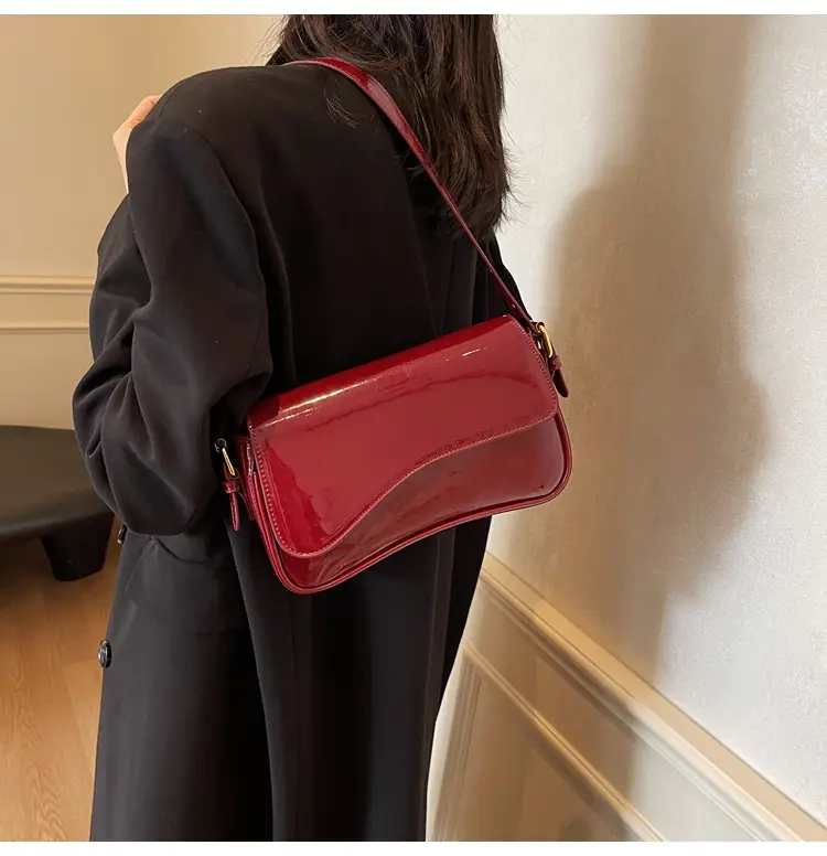 Women's Black Luxurious Crossbody Bag for Work & Commute — feature 22