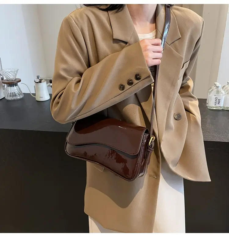 Women's Black Luxurious Crossbody Bag for Work & Commute — feature 37