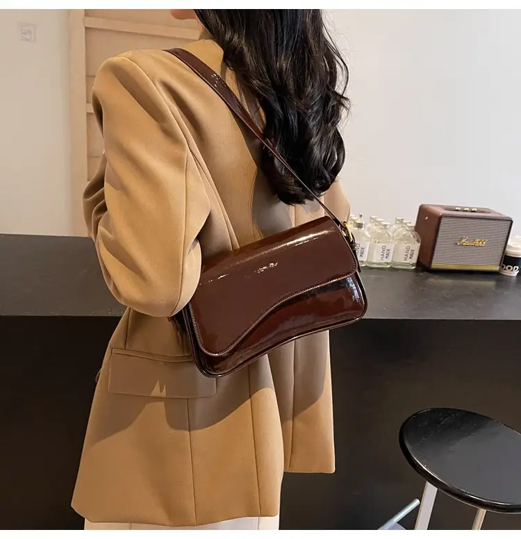 Women's Black Luxurious Crossbody Bag for Work & Commute — feature 43