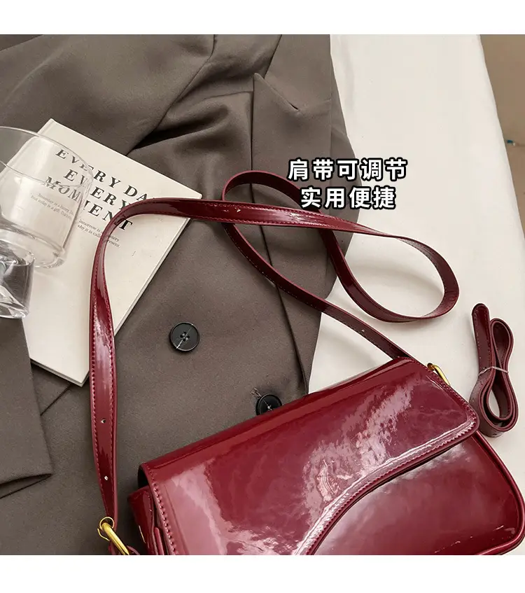 Women's Black Luxurious Crossbody Bag for Work & Commute — feature 8