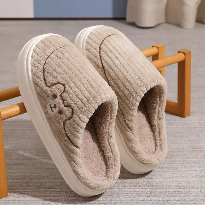 Women's 2026 New Model Winter Home Indoor Warm Plush Slippers with a Stepping-On-Clouds Feel, Suitable for Men in Autumn and Winter - Image 3