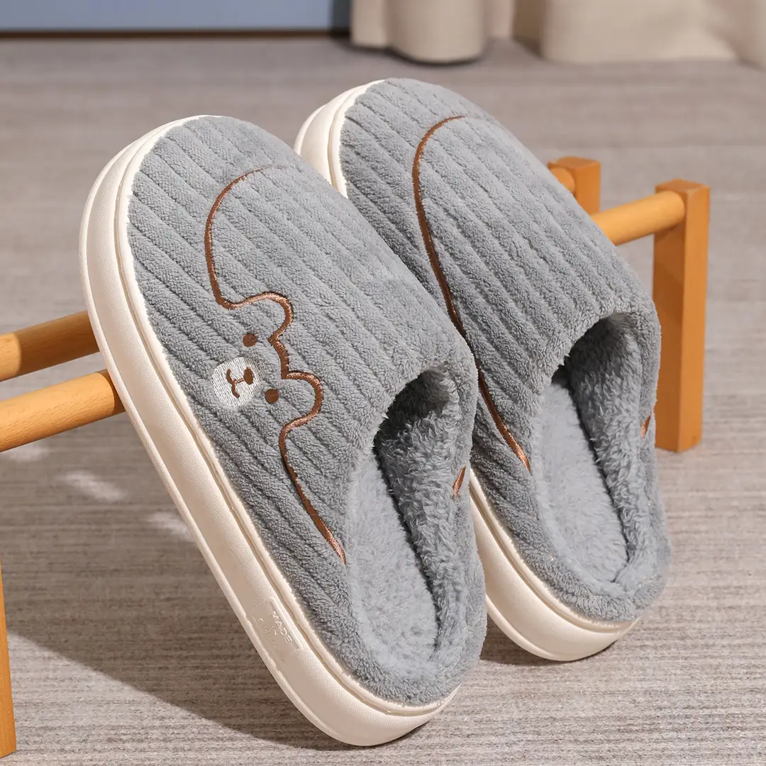 Women's 2026 New Model Winter Home Indoor Warm Plush Slippers with a Stepping-On-Clouds Feel, Suitable for Men in Autumn and Winter - Image 4