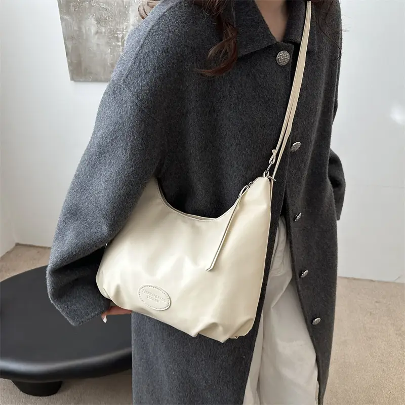 Brown Leather Commuter Tote Bag for Women Winter Large Capacity - Image 10
