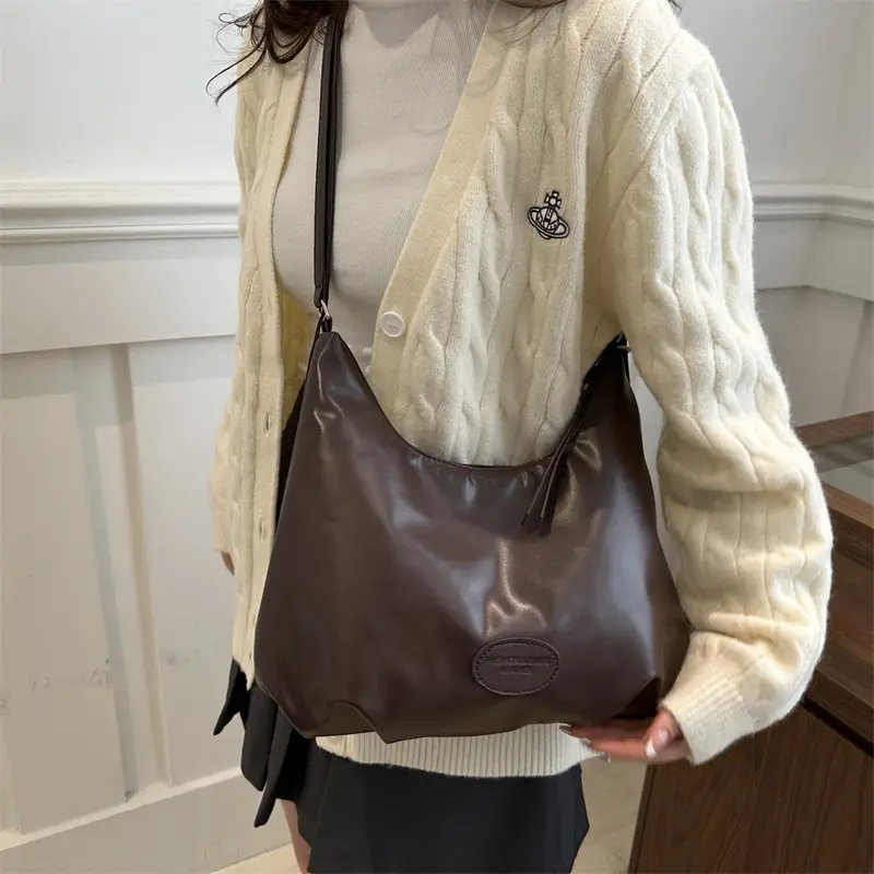 Brown Leather Commuter Tote Bag for Women Winter Large Capacity - Image 11