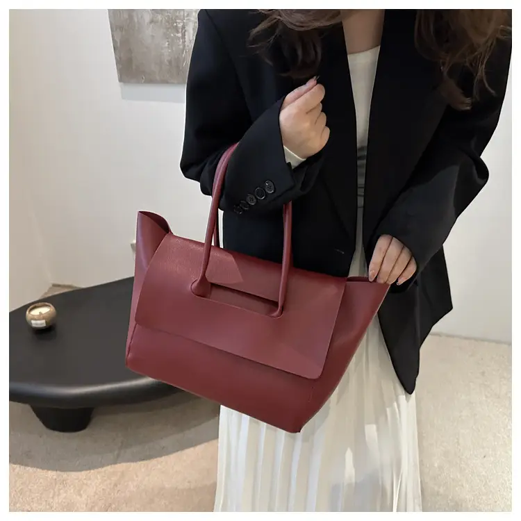 Women's Large Brown Leather Tote Bag 2024 — feature 14