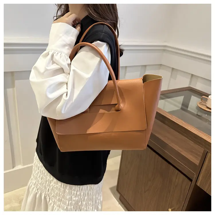 Women's Large Brown Leather Tote Bag 2024 — feature 18