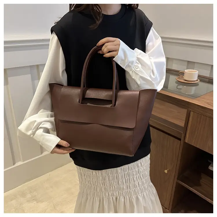Women's Large Brown Leather Tote Bag 2024 — feature 19