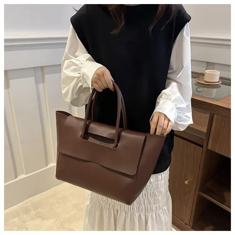 Women's Large Brown Leather Tote Bag 2024 — feature 20