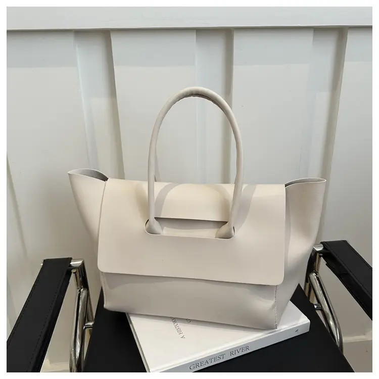 Women's Large Brown Leather Tote Bag 2024 — feature 9