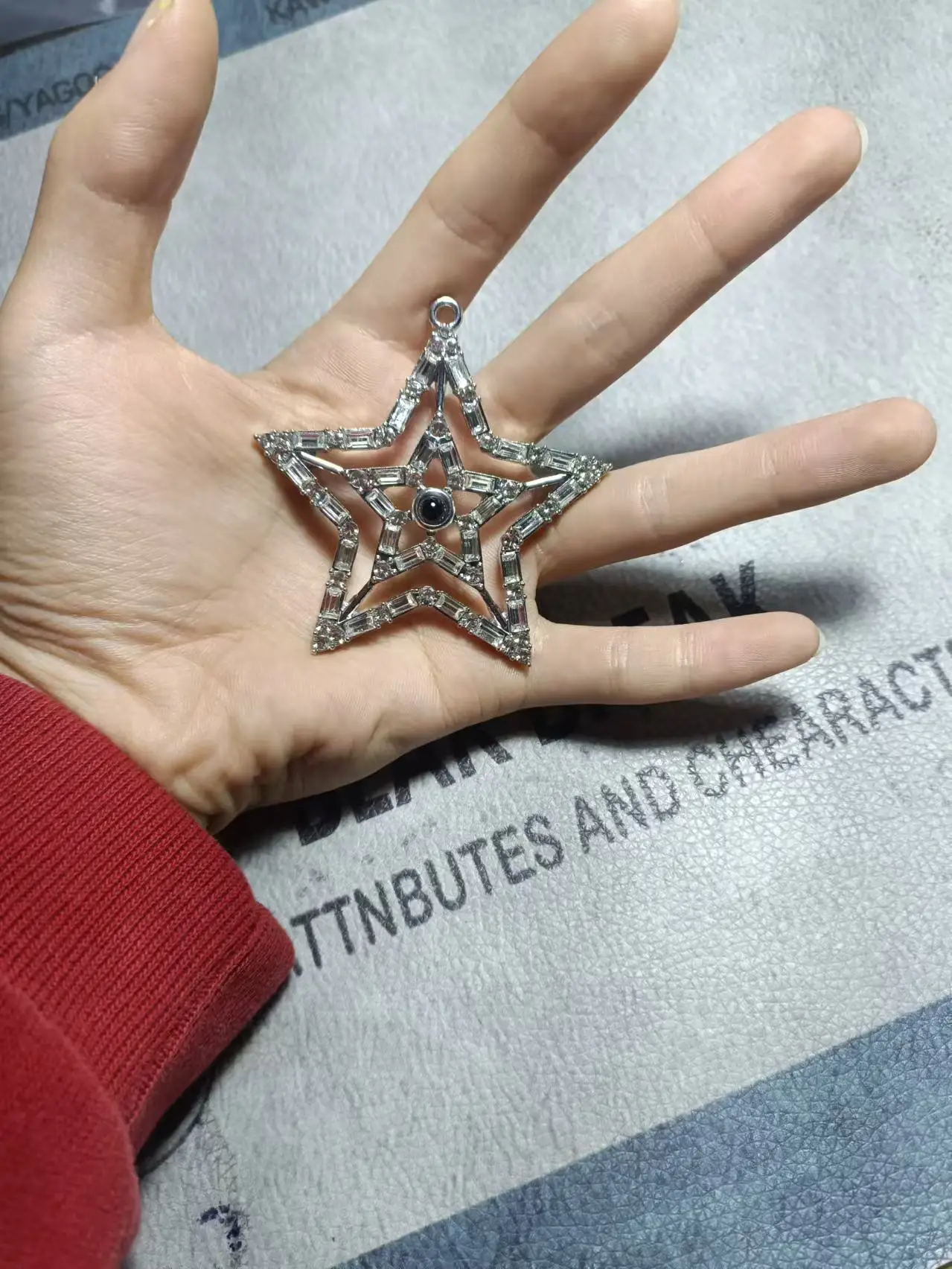 Five Pointed Star Photo Pendant with Full Diamond Design — feature 9