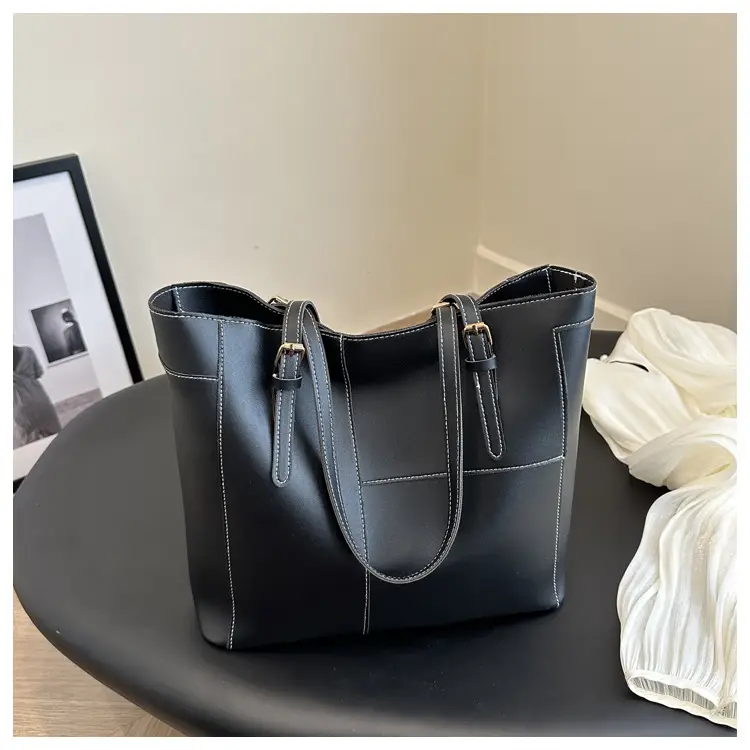Black Leather Large Capacity Shoulder Bag 2024 - Image 2