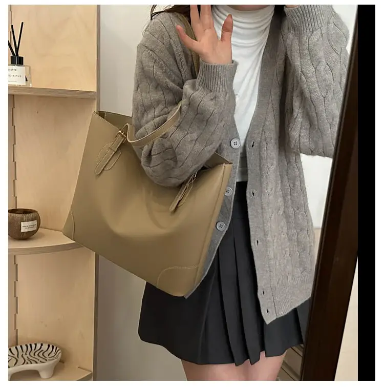 Black Large Capacity Women's Tote Bag 2024 — feature 12