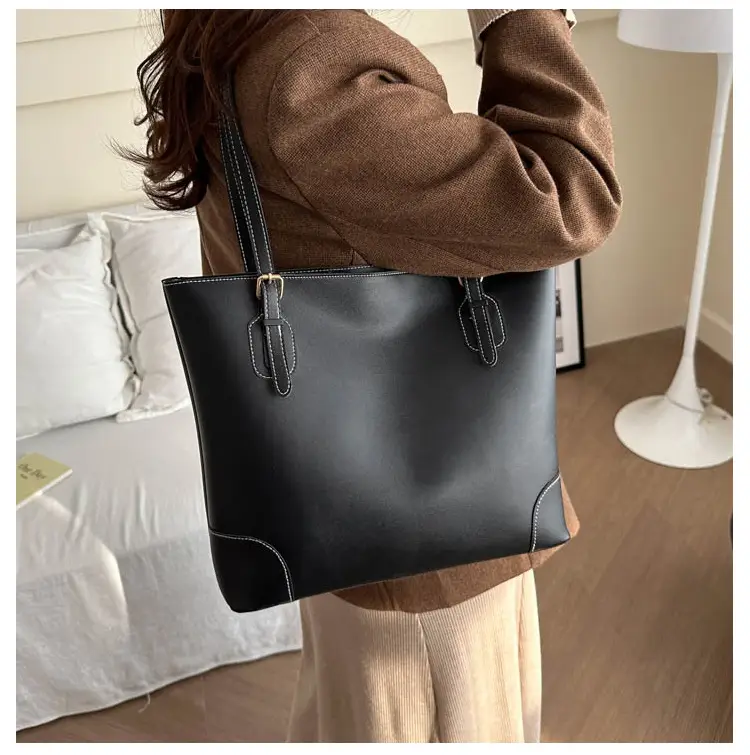 Black Large Capacity Women's Tote Bag 2024 — feature 7