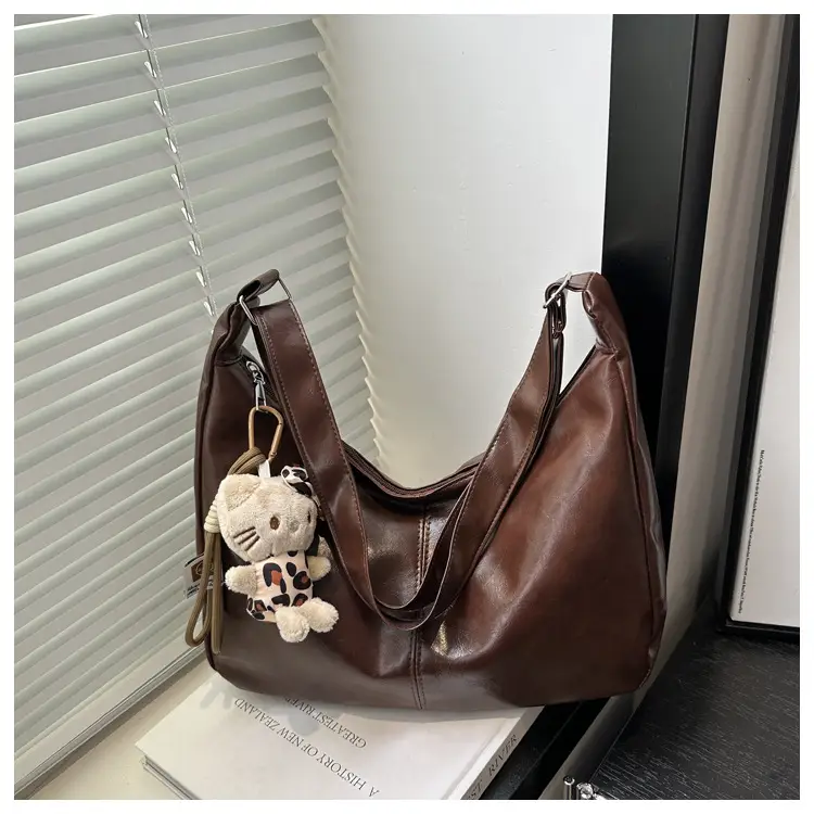 Trendy Red Leather Shoulder Tote Bag for Women — feature 12