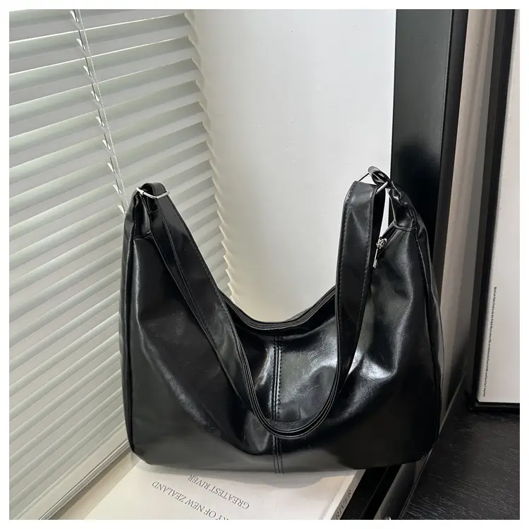 Trendy Red Leather Shoulder Tote Bag for Women — feature 15