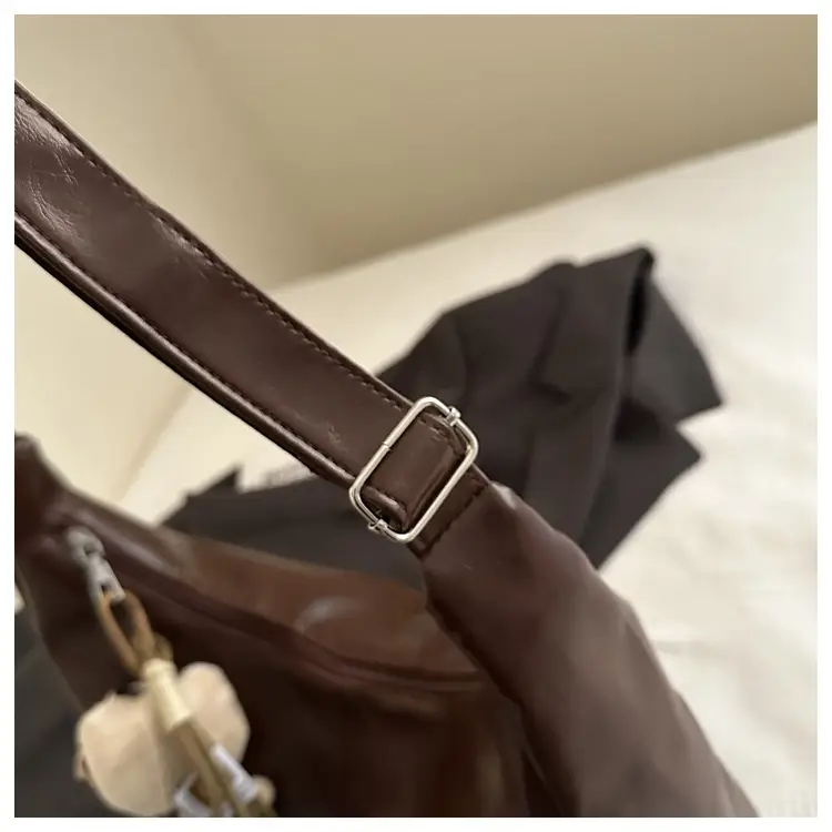Trendy Red Leather Shoulder Tote Bag for Women — feature 25