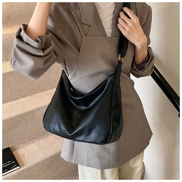 Women's Large Capacity Crossbody Bag Autumn Winter Retro High End — feature 11
