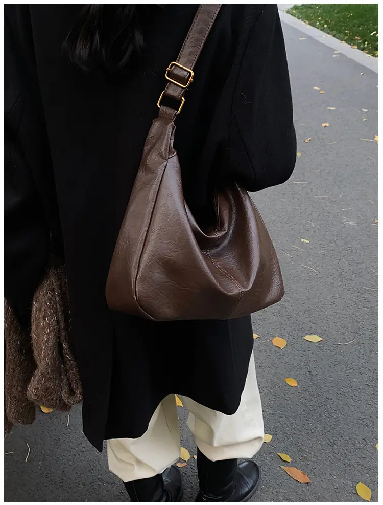Women's Large Capacity Crossbody Bag Autumn Winter Retro High End — feature 15