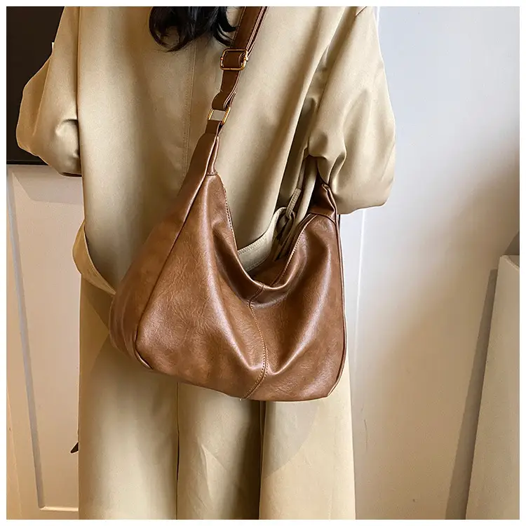 Women's Large Capacity Crossbody Bag Autumn Winter Retro High End — feature 23