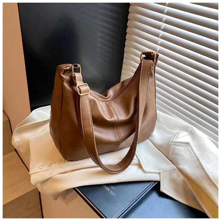 Women's Large Capacity Crossbody Bag Autumn Winter Retro High End — feature 34