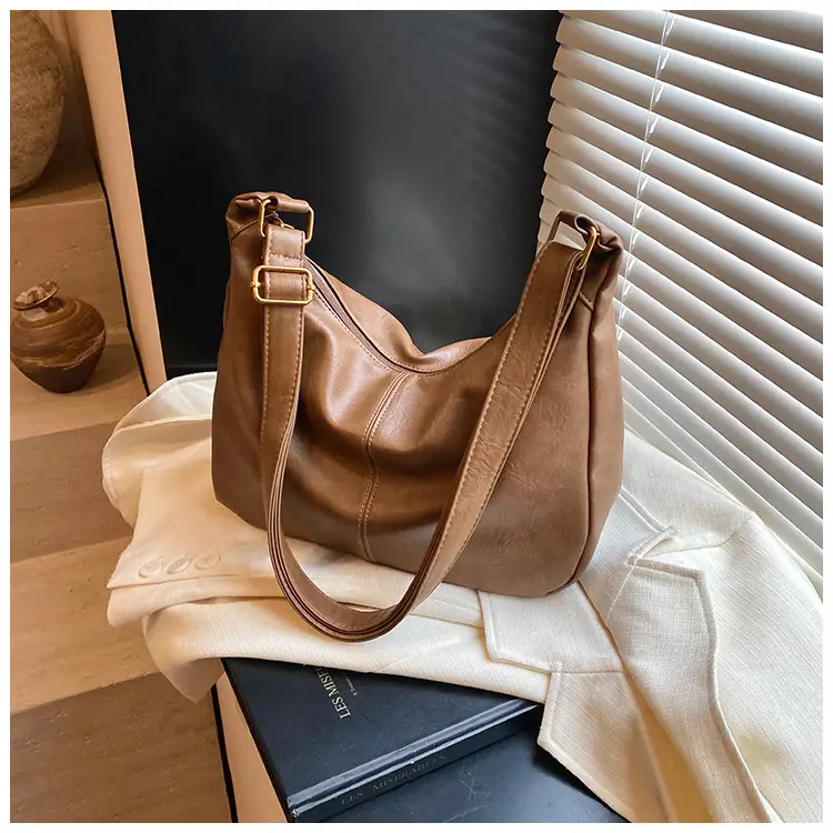 Women's Large Capacity Crossbody Bag Autumn Winter Retro High End — feature 35