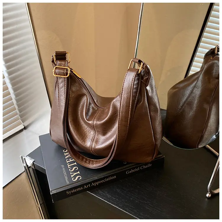 Women's Large Capacity Crossbody Bag Autumn Winter Retro High End — feature 38