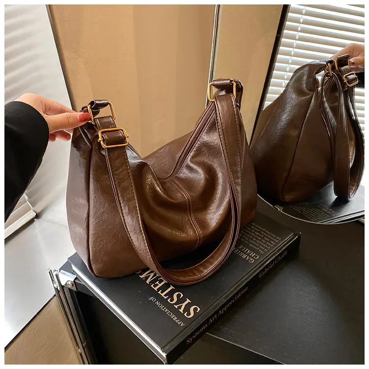 Women's Large Capacity Crossbody Bag Autumn Winter Retro High End — feature 39