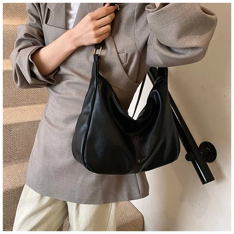 Women's Large Capacity Crossbody Bag Autumn Winter Retro High End — feature 8