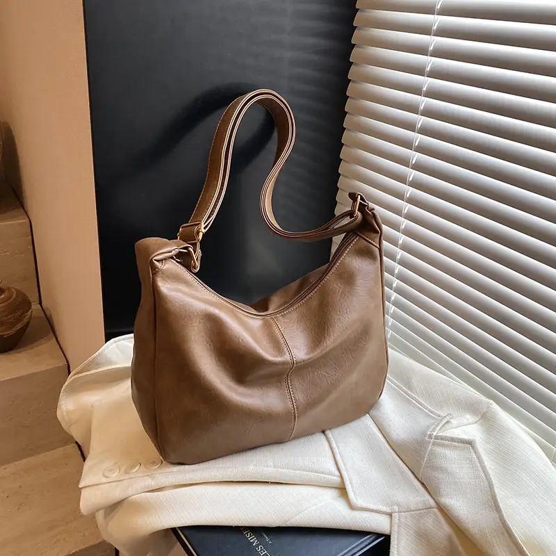 Women's Large Capacity Crossbody Bag Autumn Winter Retro High End - Image 3