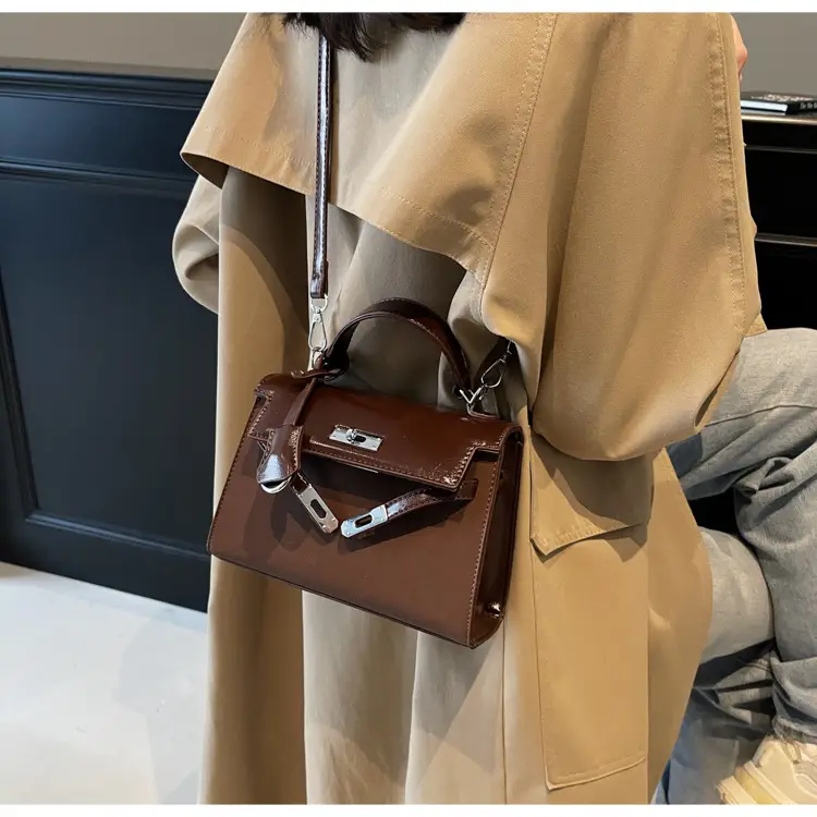 Black Crossbody Handbag for Women 2026 — feature 18