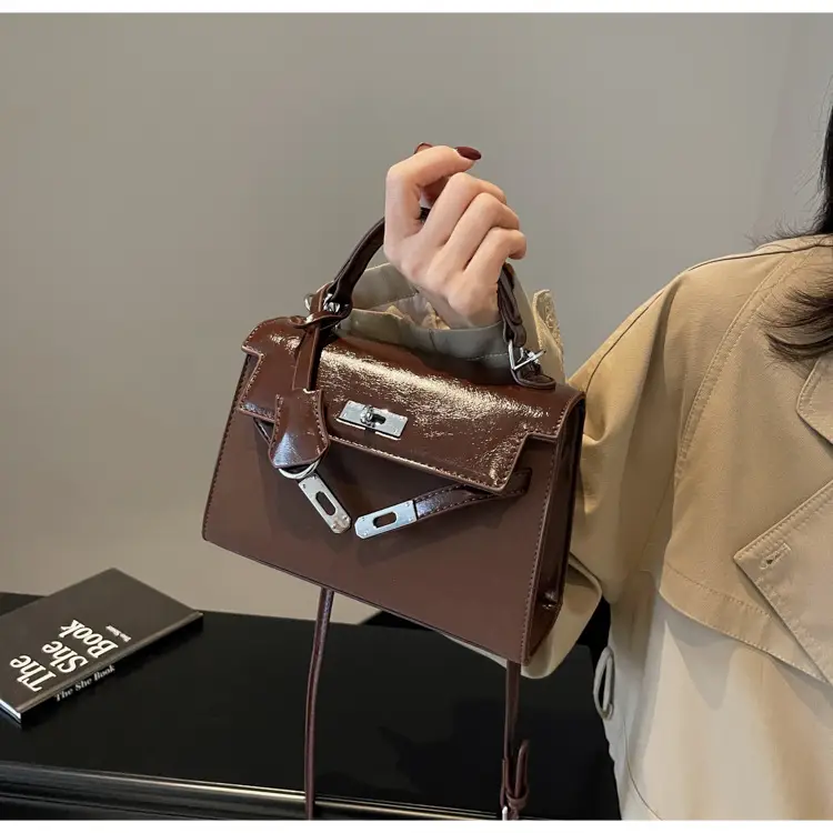 Black Crossbody Handbag for Women 2026 — feature 21