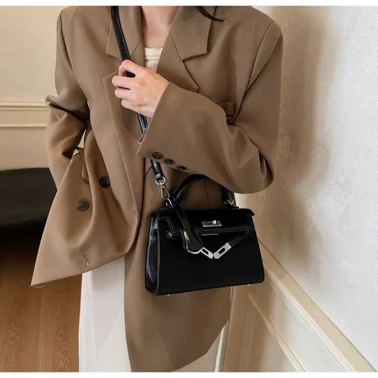 Black Crossbody Handbag for Women 2026 — feature 28