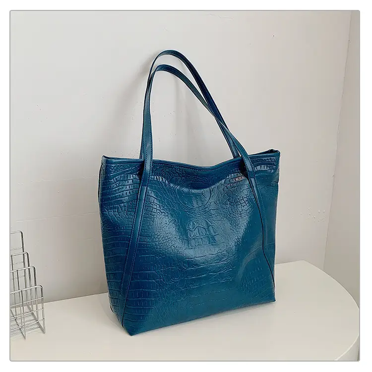Green Croc Embossed Women's Large Tote Bag - Image 6