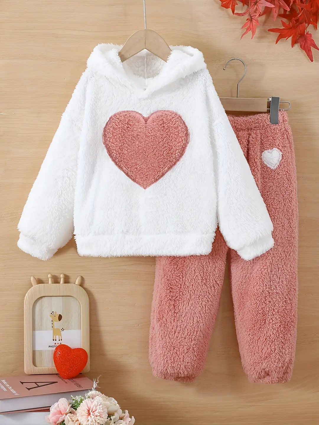 Cross-Border Autumn and Winter Girls' Fleece Sweatshirt Set with Heart Pattern Round Neck Long-Sleeved Top Kidsren's Warm Home Clothes