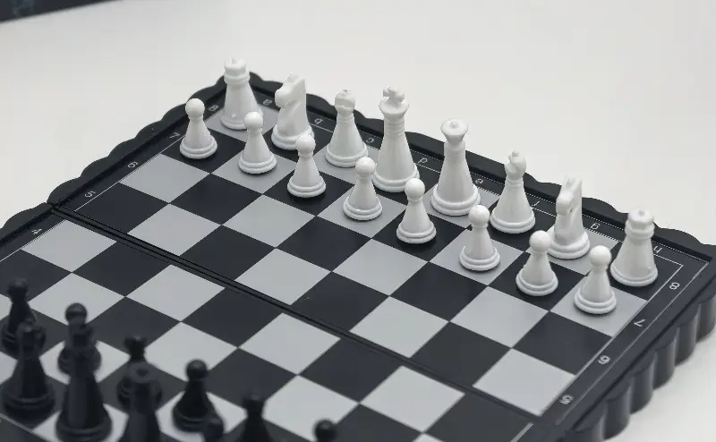 Mini Chess Adult Children Foldable Magnetic Portable International Travel Portable Compact Chess — feature 11
