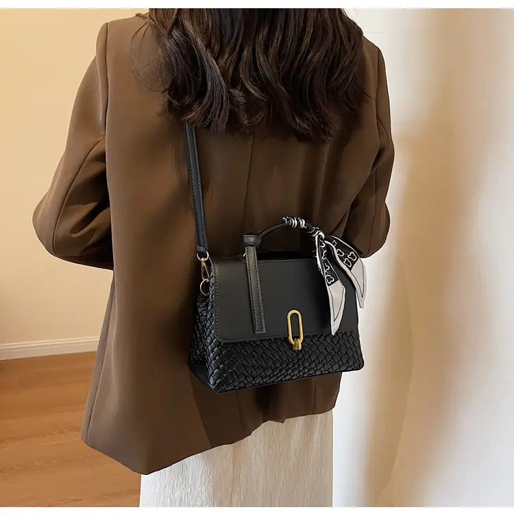 Women's Retro Brown Shoulder Messenger Bag 2023 — feature 15