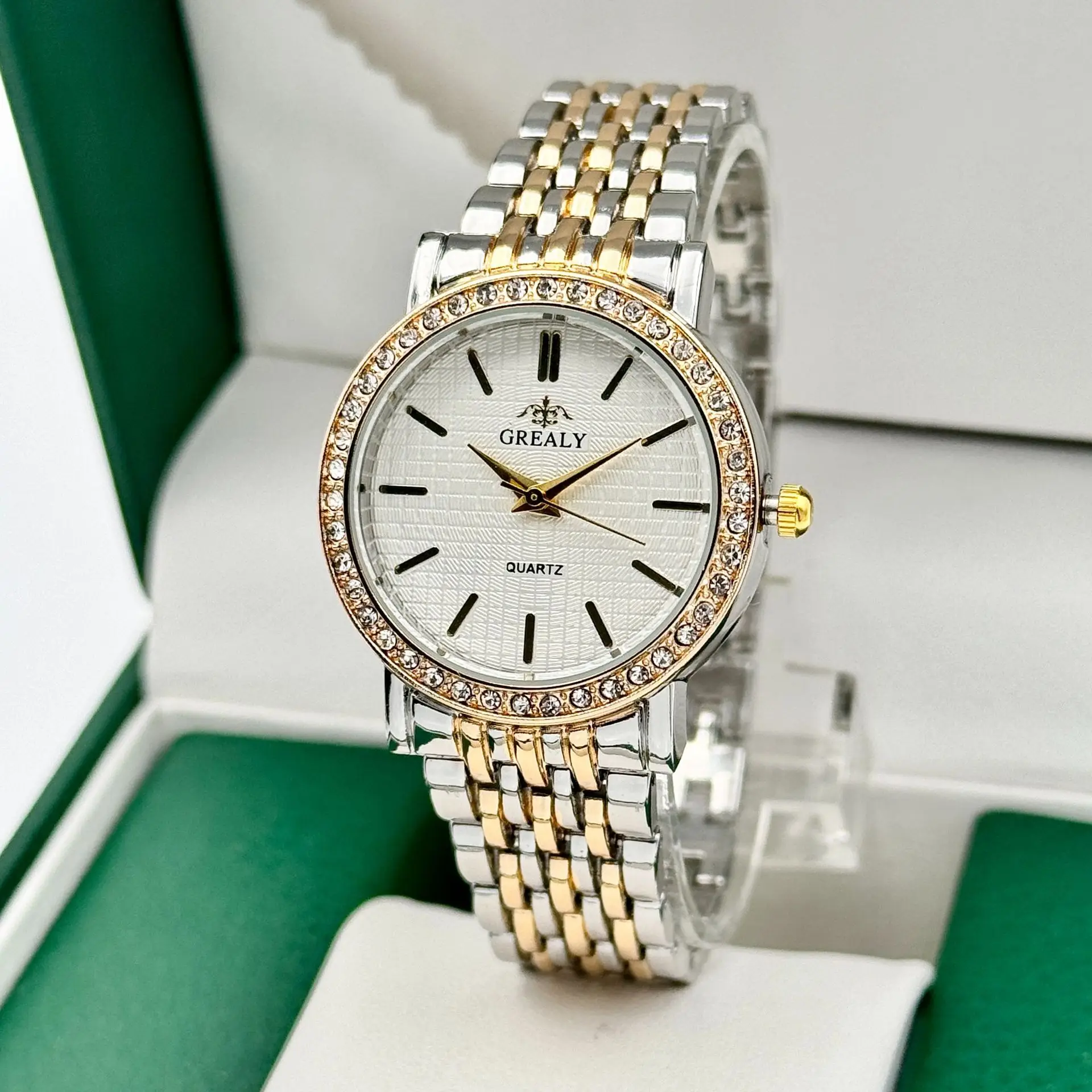 Women's Cross-border Diamond-Encrusted Quartz Watch — feature 5