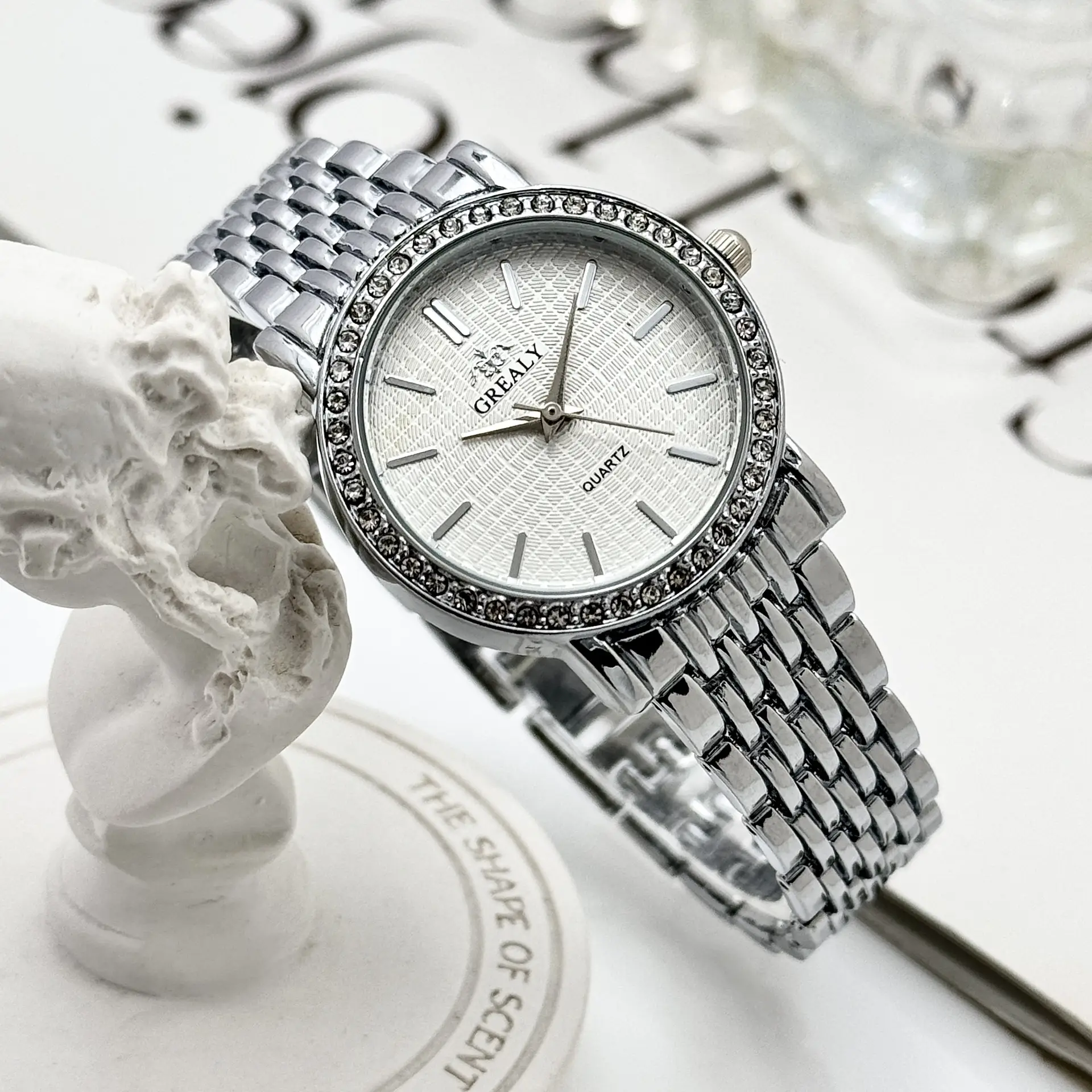 Women's Cross-border Diamond-Encrusted Quartz Watch — feature 8