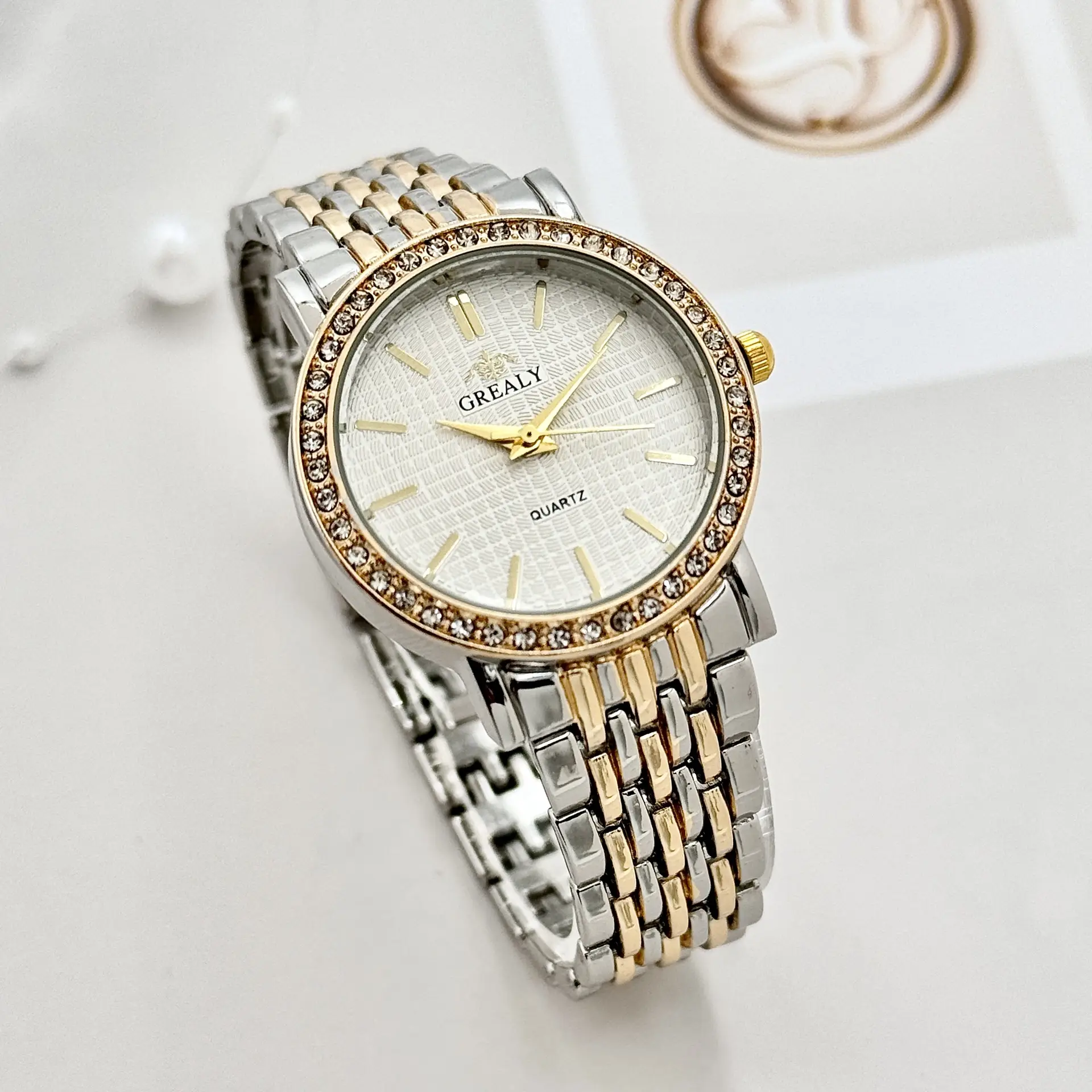 Women's Cross-border Diamond-Encrusted Quartz Watch - Image 2
