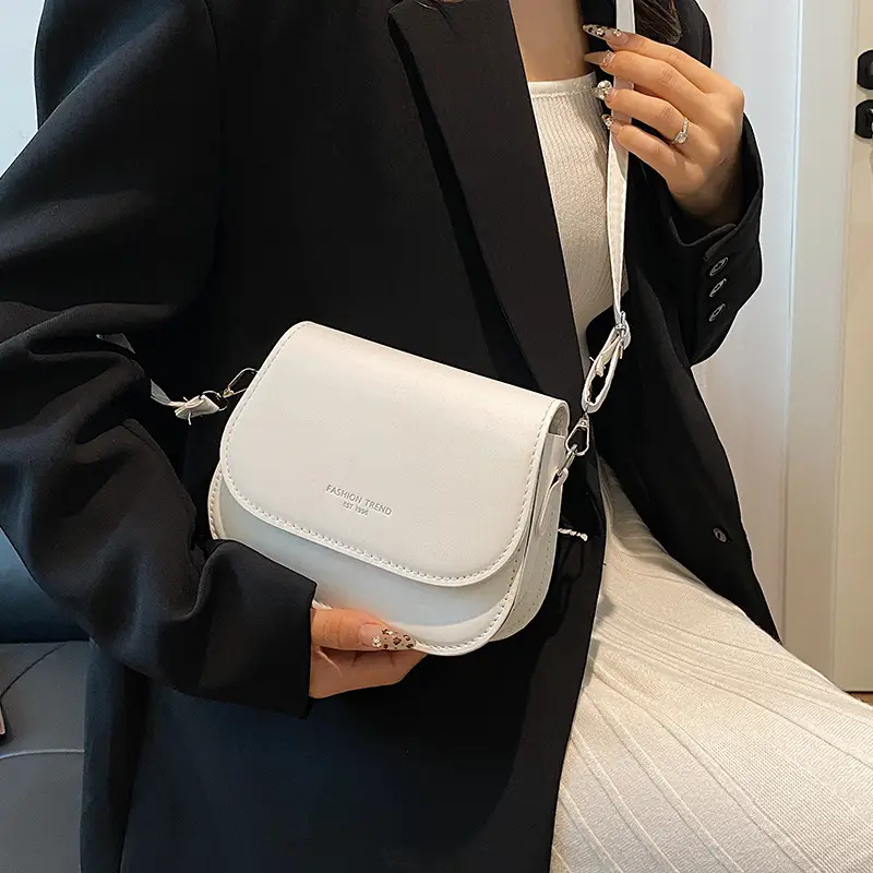 Black Messenger Bag for Women Winter 2024 - Image 8